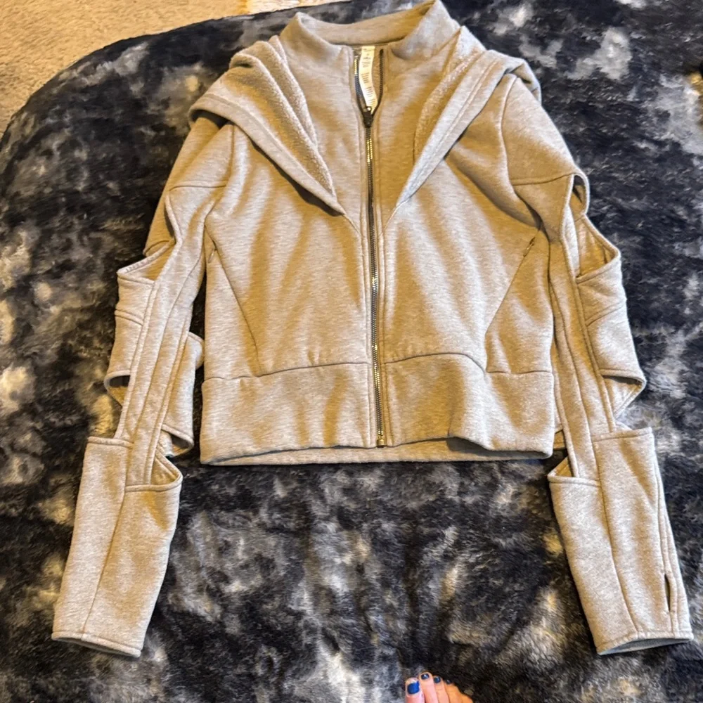 ALO YOGA BEIGE Cut Out Long Sleeve Zip Hoodie - Picture 2 of 6